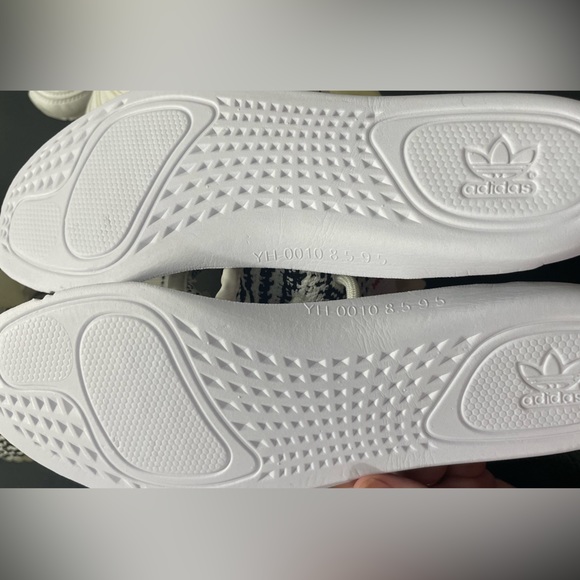 ✨YEEZY BOOST 350 V2 ADIDAS ORIGINALS - 8.5 women - Picture 10 of 10